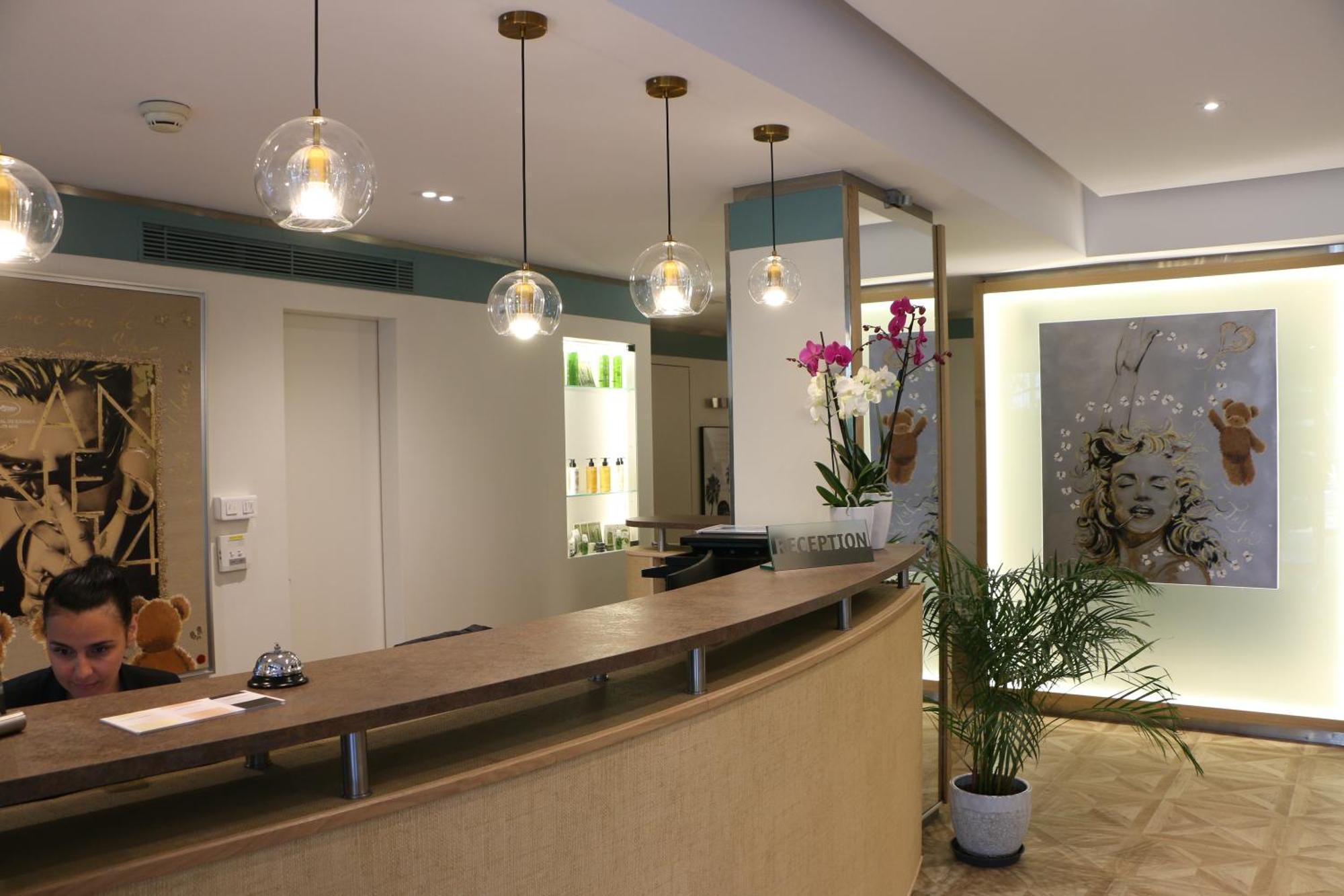 Hotel Victoria Cannes Bagian luar foto