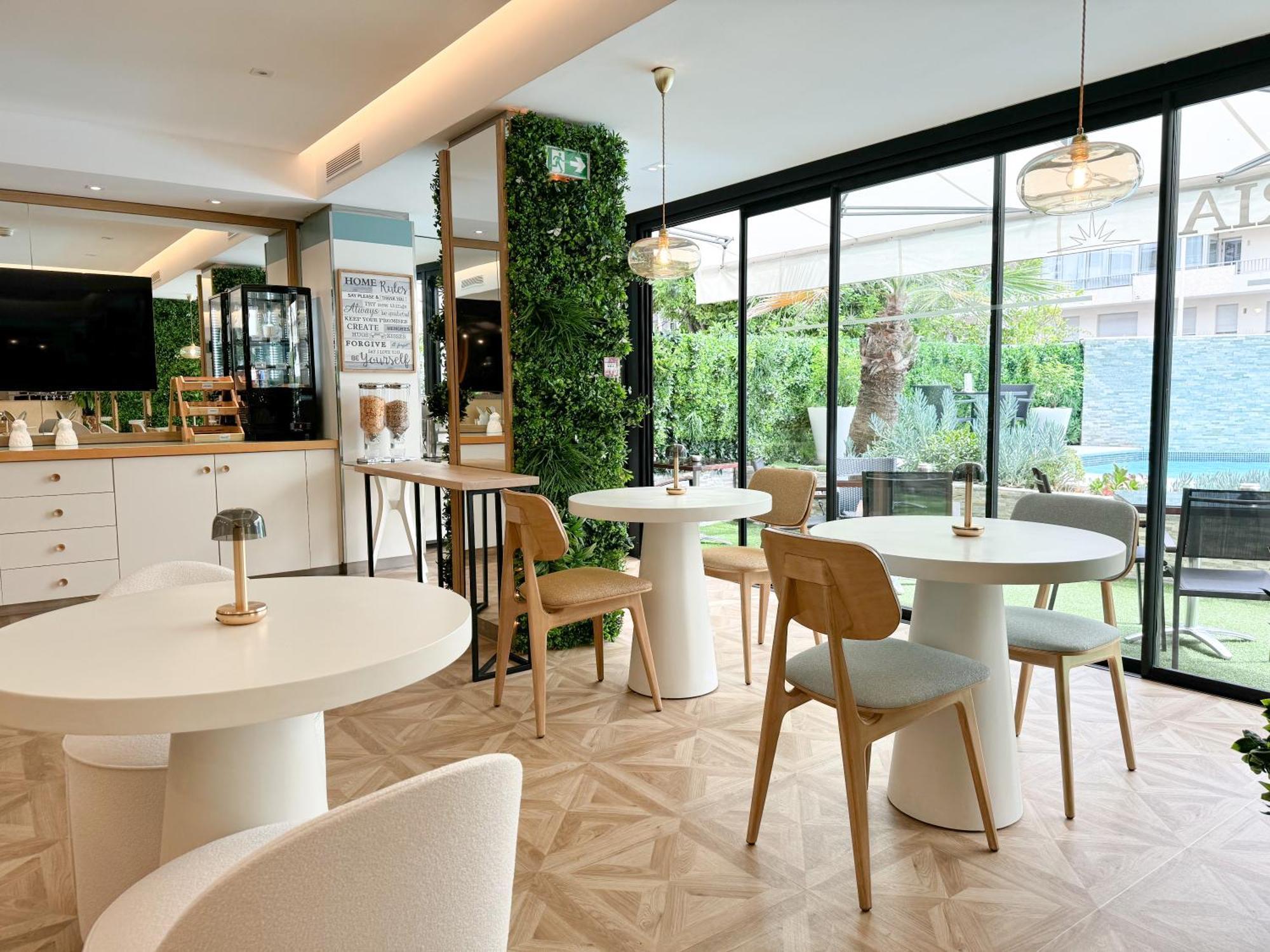 Hotel Victoria Cannes Bagian luar foto