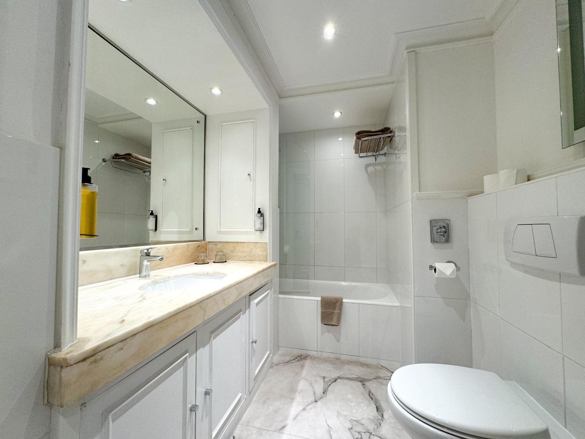 Hotel Victoria Cannes Bagian luar foto